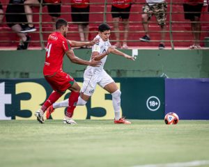 Na estreia de Tiquinho, Velo Clube vence o Santos por 2 a 1