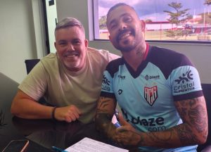 Ex-Santos, goleiro Vladimir reforça o Atlético-GO até o final da temporada