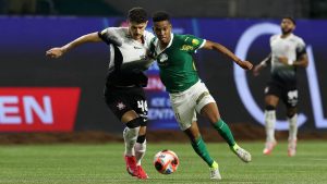Com chuva e atraso, Palmeiras e Corinthians ficam no empate