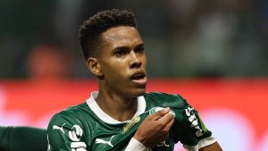 Palmeiras vence Botafogo de virada e evita queda precoce no Paulistão