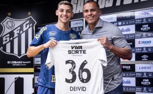 Deivid Washington fala de disputa saudável com Tiquinho e emoção ao ser elogiado por Neymar