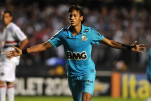 Santos resgata a camisa azul na temporada 2025 para ‘homenagear’ Neymar