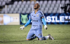Após 17 anos, goleiro Vladimir rescinde contrato com o Santos