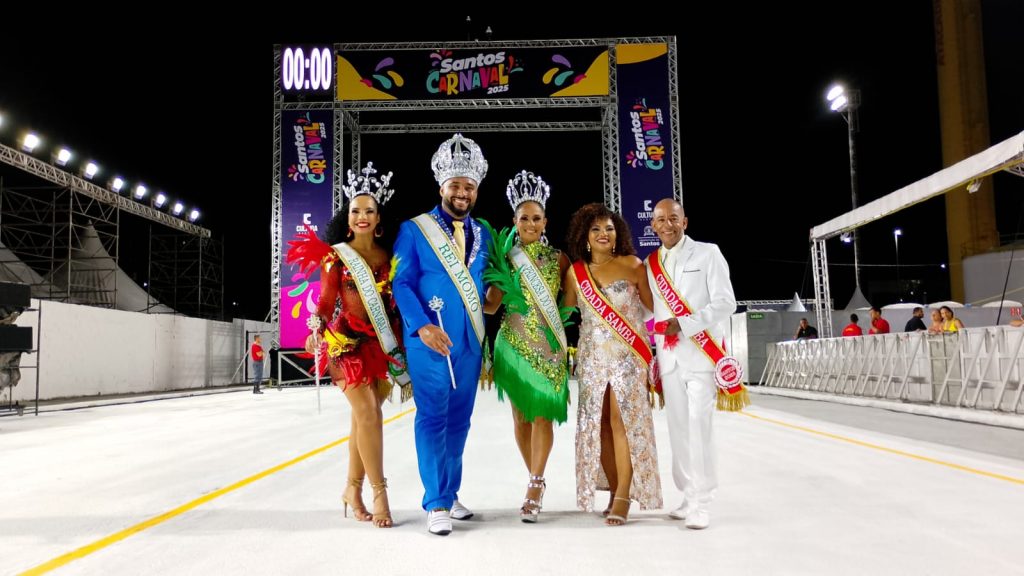Corte carnavalesca dá início ao Carnaval Santista
