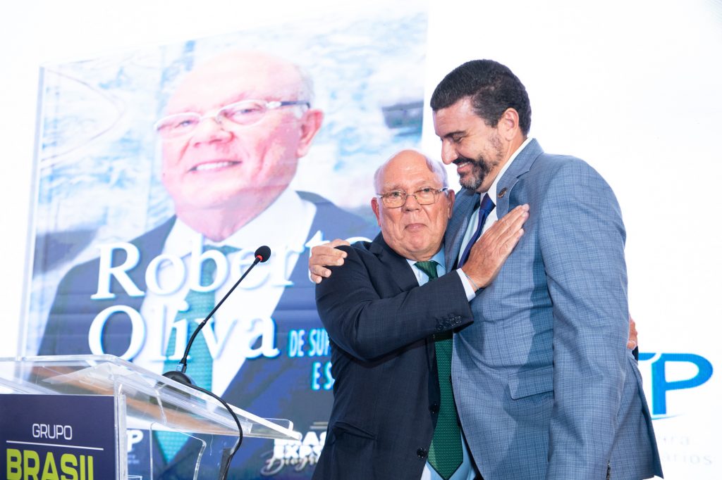 Empresário portuário recebe homenagem em evento do Brasil Export