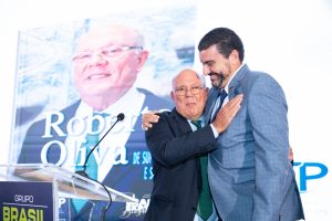 Empresário portuário recebe homenagem em evento do Brasil Export