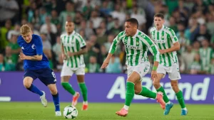 Técnico do Betis diz que está tudo certo entre Vitor Roque e Palmeiras