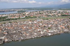 Prefeitura libera auxílio-incêndio a moradores da Vila dos Pescadores