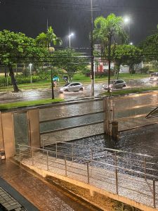 Em um dia, chuvas em Santos superam o esperado para todo o mês