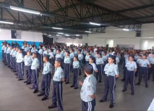 Mais escolas estaduais querem cursos técnicos do que ensino cívico-militar