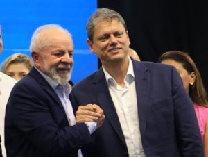 Rivais nas urnas, políticos pregam união na hora de governar