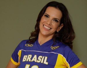 Estudantes de Santos terão dia especial com a medalhista olímpica de vôlei Virna
