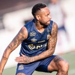 Neymar se reapresenta ao Santos e inicia tratamento para ficar à disposição da Seleção