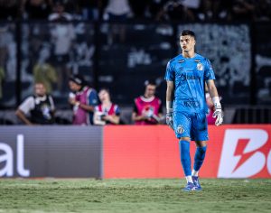Flamengo mira Gabriel Brazão, do Santos, que tem multa de R$ 432 milhões para times brasileiros