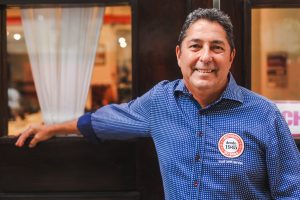 Restaurante São Paulo: Um clássico santista que há 80 anos recebe amigos