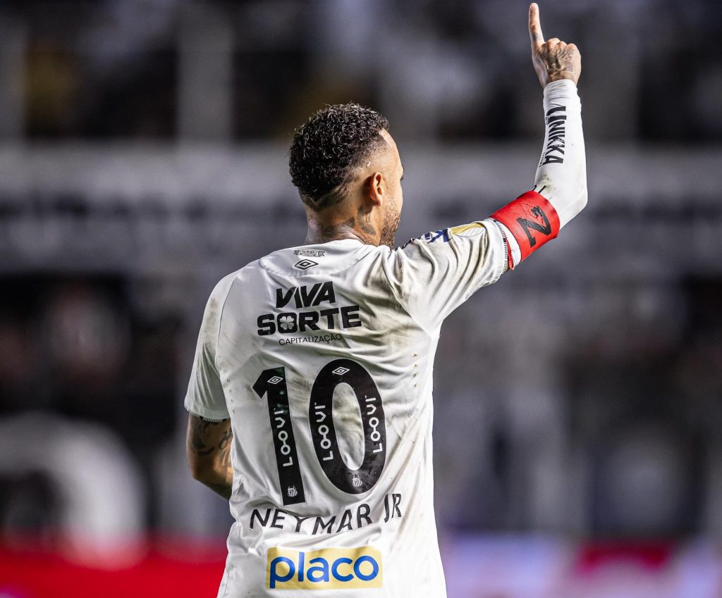 Em dois lances de bola parada, Neymar coloca o Santos nas semifinais do Paulistão
