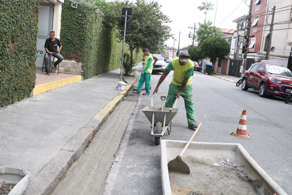 Santos inicia programa para recuperar 460km de calçadas