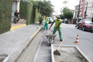 Santos inicia programa para recuperar 460km de calçadas