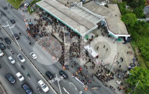 Primeiro dia de greve teve adesão de dois mil servidores em PG