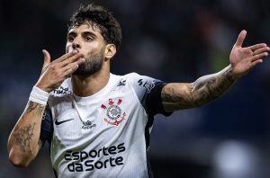 Corinthians vence Palmeiras e fica a um empate de encerrar jejum de títulos