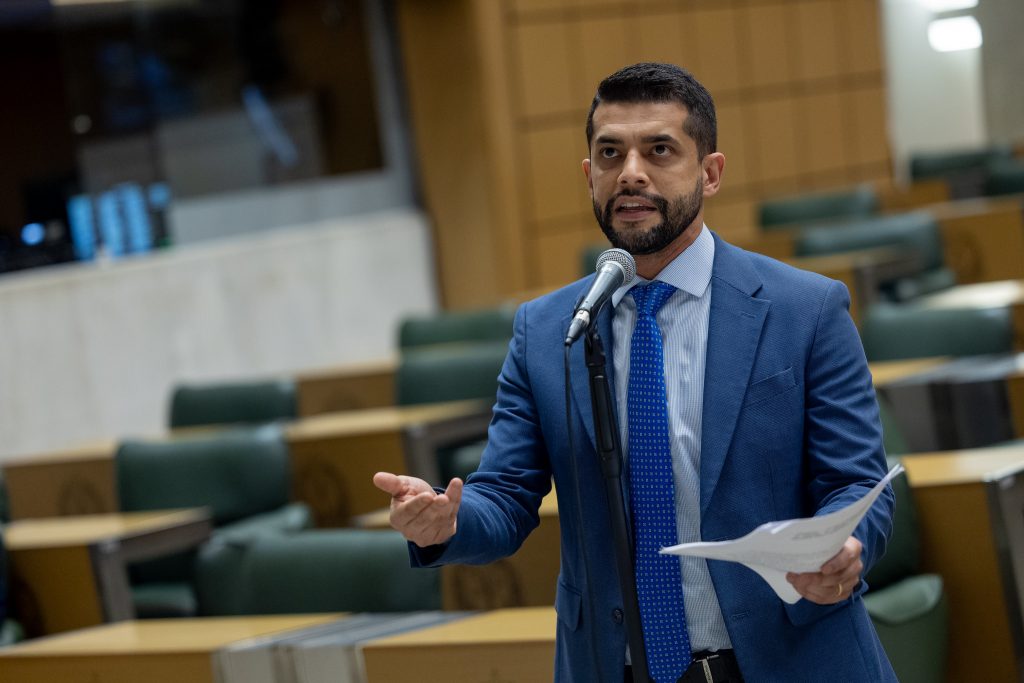 Deputado quer fim de aposentadoria compulsória para servidores corruptos