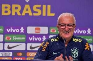 Dorival explica convocação de Neymar para a seleção brasileira: ‘Primeira oportunidade’