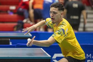 Mesatenista paralímpico de Praia Grande conquista medalha de prata em torneio na Espanha