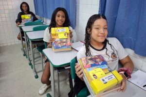 São Vicente entrega material escolar para 38 mil alunos