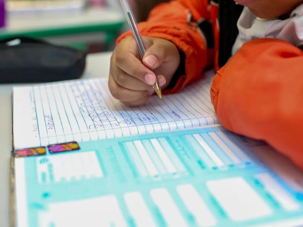 Justiça suspende privatização da gestão de escolas estaduais | Jornal da Orla