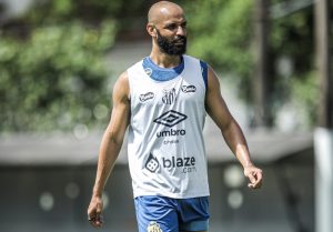 Thaciano visa recuperação do Santos no Brasileiro e admite carinho pelo Bahia