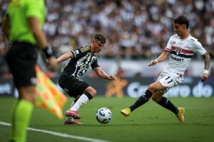 São Paulo só empata com Atlético-MG, tem Calleri expulso e segue sem vencer no Brasileiro