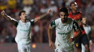 Palmeiras vence com dois gols de pênalti, nenhum de Veiga