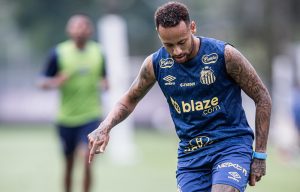 Neymar defende o Santos por 30 minutos em jogo-treino com o Água Santa: ‘Me sentindo bem’