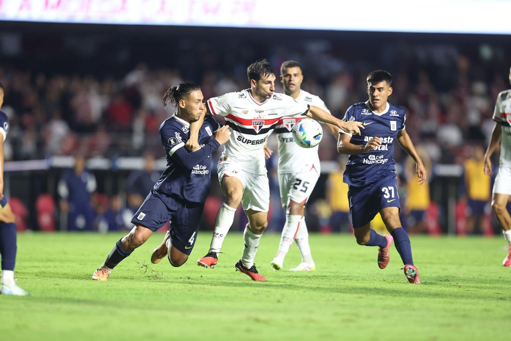 São Paulo ‘desliga’, vê Alianza Lima apagar brilho de Ferreirinha e só empata pela Libertadores