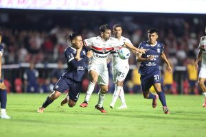 São Paulo ‘desliga’, vê Alianza Lima apagar brilho de Ferreirinha e só empata pela Libertadores