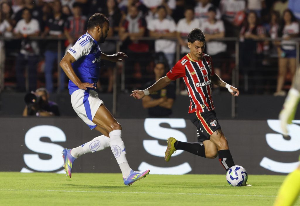 São Paulo joga mal, empata pela terceira vez seguida e time não embala no Brasileiro