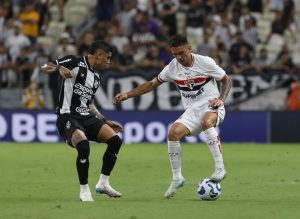 São Paulo sai atrás, tenta reação, mas volta a empatar pelo Brasileirão