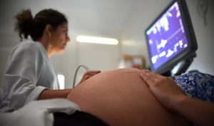 Por ano, 300 mil mulheres morrem em razão de gravidez