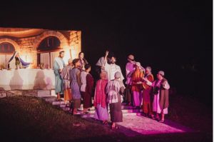 Encenação da Paixão de Cristo emociona público em Cubatão