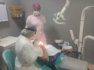 Por aumento salarial, dentistas e auxiliares se reúnem em Santos