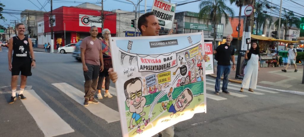 Professores de Cubatão cogitam entrar em greve dia 22