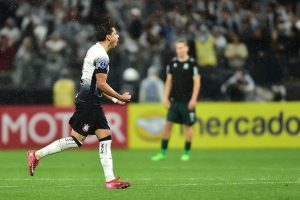 Corinthians conta com gol de Romero para vencer a primeira na Sul-Americana