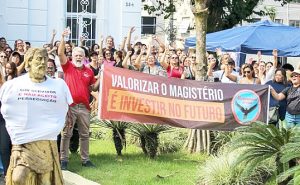 Com greve de professores, Prefeitura irá repor aulas em julho