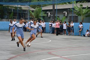 Sereinhas da Vila visitam escola municipal de Santos