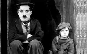 Mongaguá realiza oficina gratuita sobre Charlie Chaplin