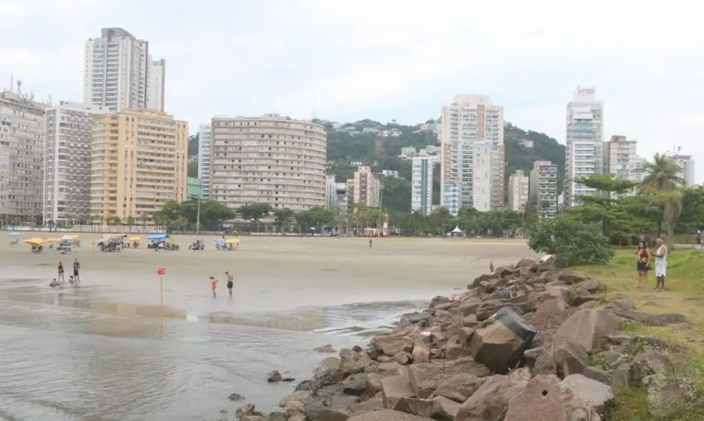 Previsão do tempo indica chuva para domingo na Baixada