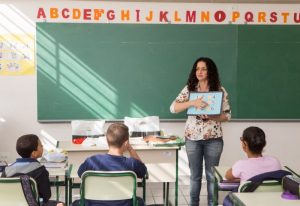 Estado deposita R$ 8,2 milhões em bônus a professores e servidores