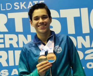 Patinador de Santos fatura duas medalhas em Copa do Mundo