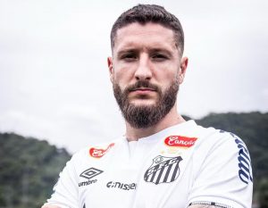 Zé Rafael inicia transição no campo após cirurgia e se aproxima de estreia pelo Santos