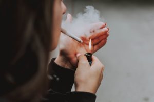 Dia Mundial sem Tabaco: programa em Santos ajuda a parar de fumar